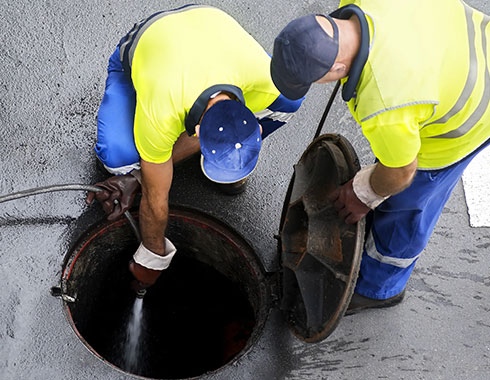 Cleaning of 800 mm diameter 455 m main trunk sewer lines
